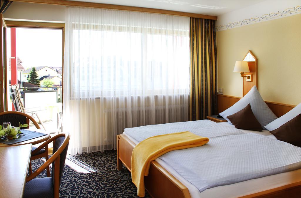 Das Maximilian Bad Fussing Room photo